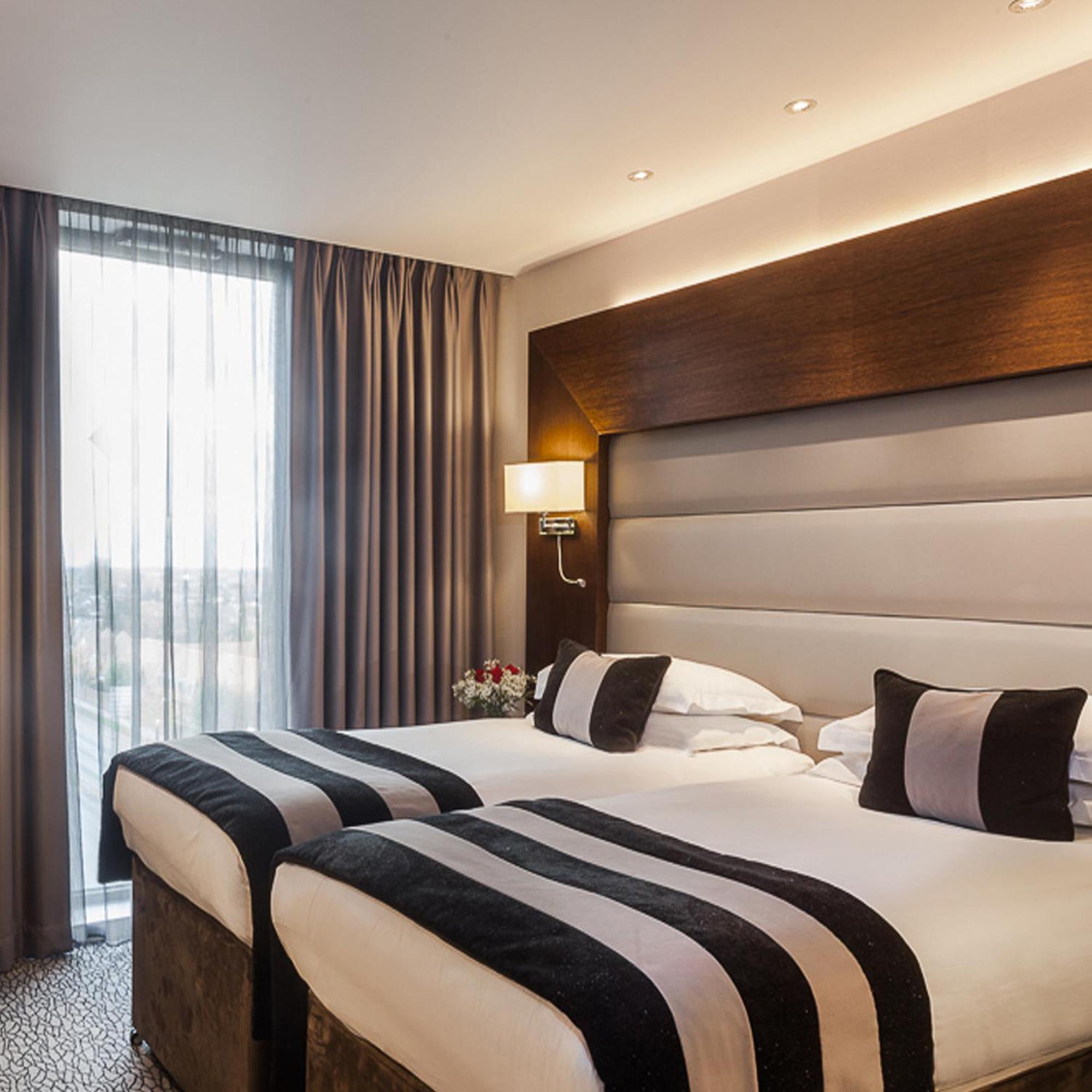 Park Grand Heathrow Hotel Hounslow Kültér fotó