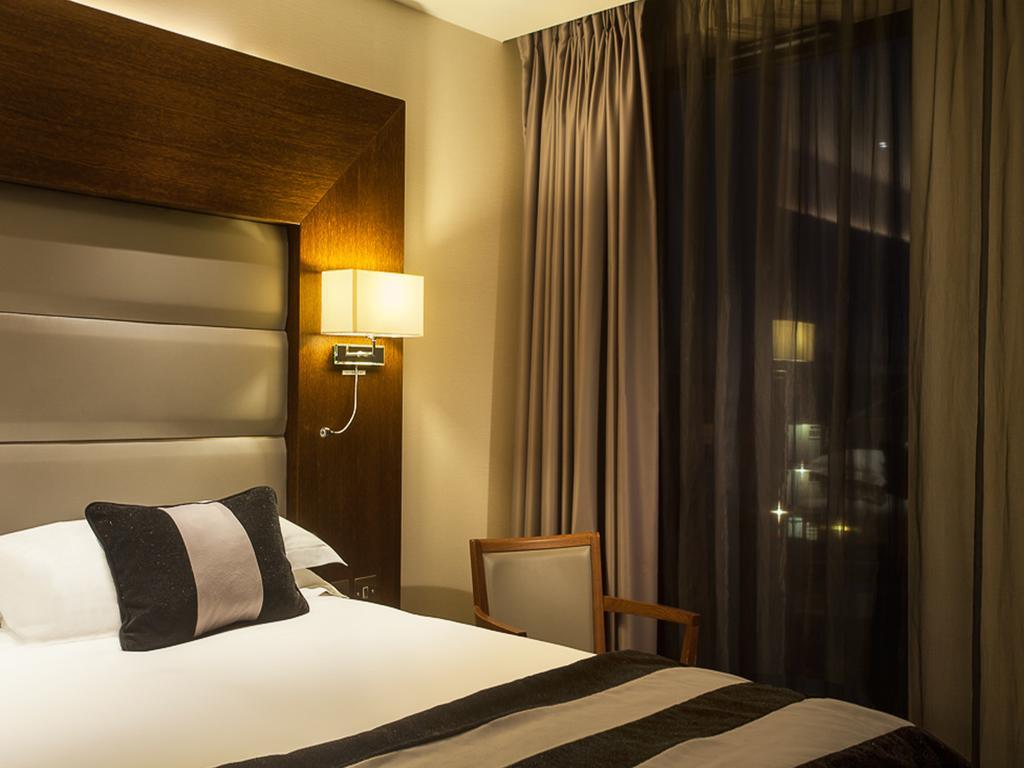 Park Grand Heathrow Hotel Hounslow Kültér fotó