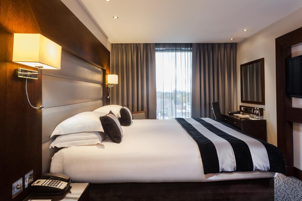 Park Grand Heathrow Hotel Hounslow Kültér fotó